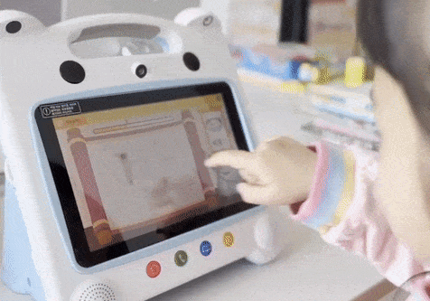 윙크 학습기로 한글을 쓰는 아이 영상